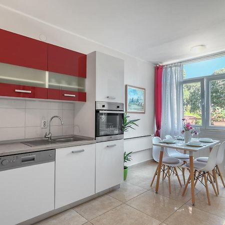 M & M Apartment Pula Eksteriør billede