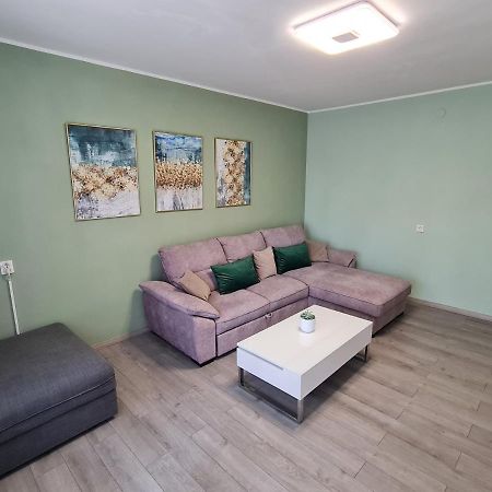 M & M Apartment Pula Eksteriør billede